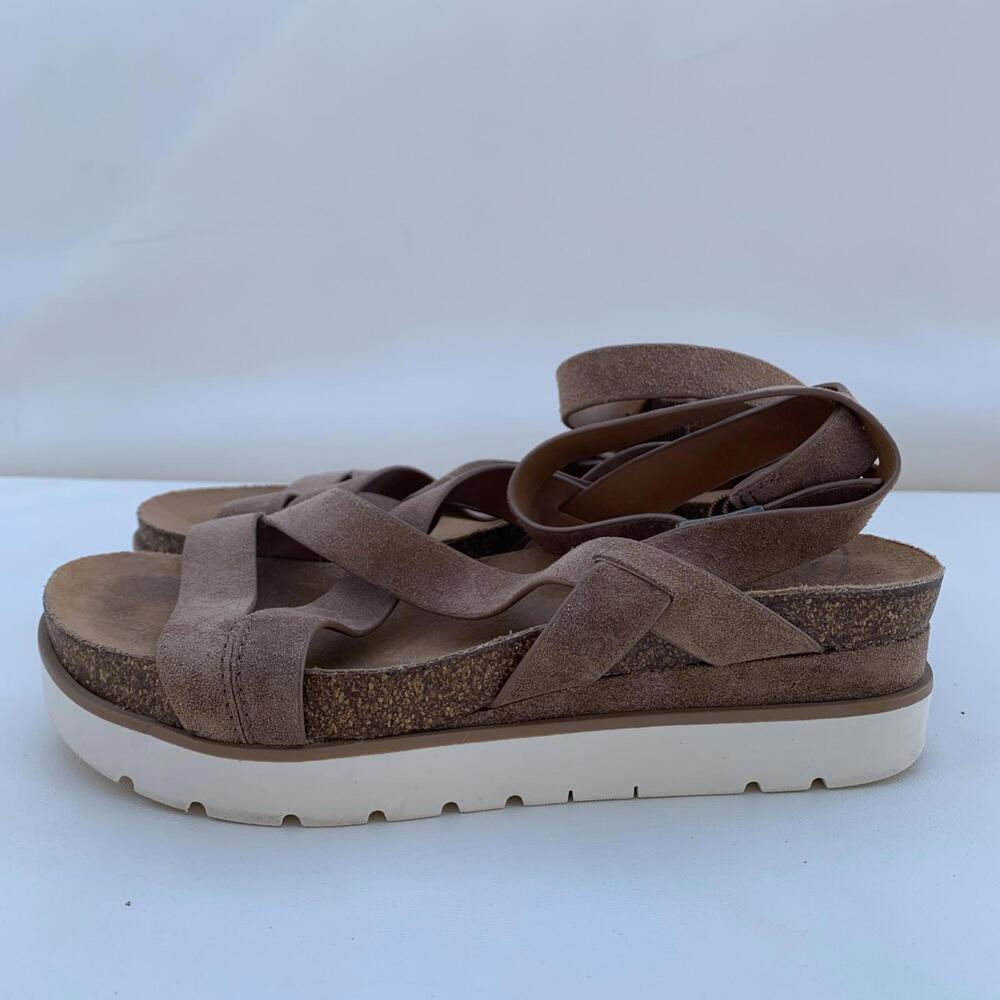 Zodiac Genuine Leather strappy sandals 8 Platform Wedge